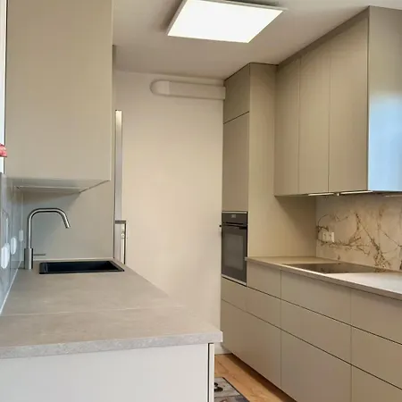 Reuscher, Trier-newel Apartman Newel