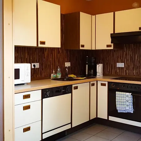 Reuscher, Trier-newel Apartamento