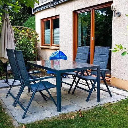 Reuscher, Trier-newel Apartman