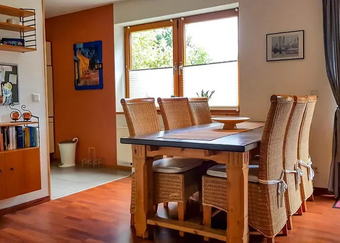 Reuscher, Trier-newel * Newel