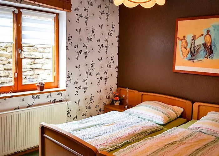 Reuscher, Trier-newel Apartamento